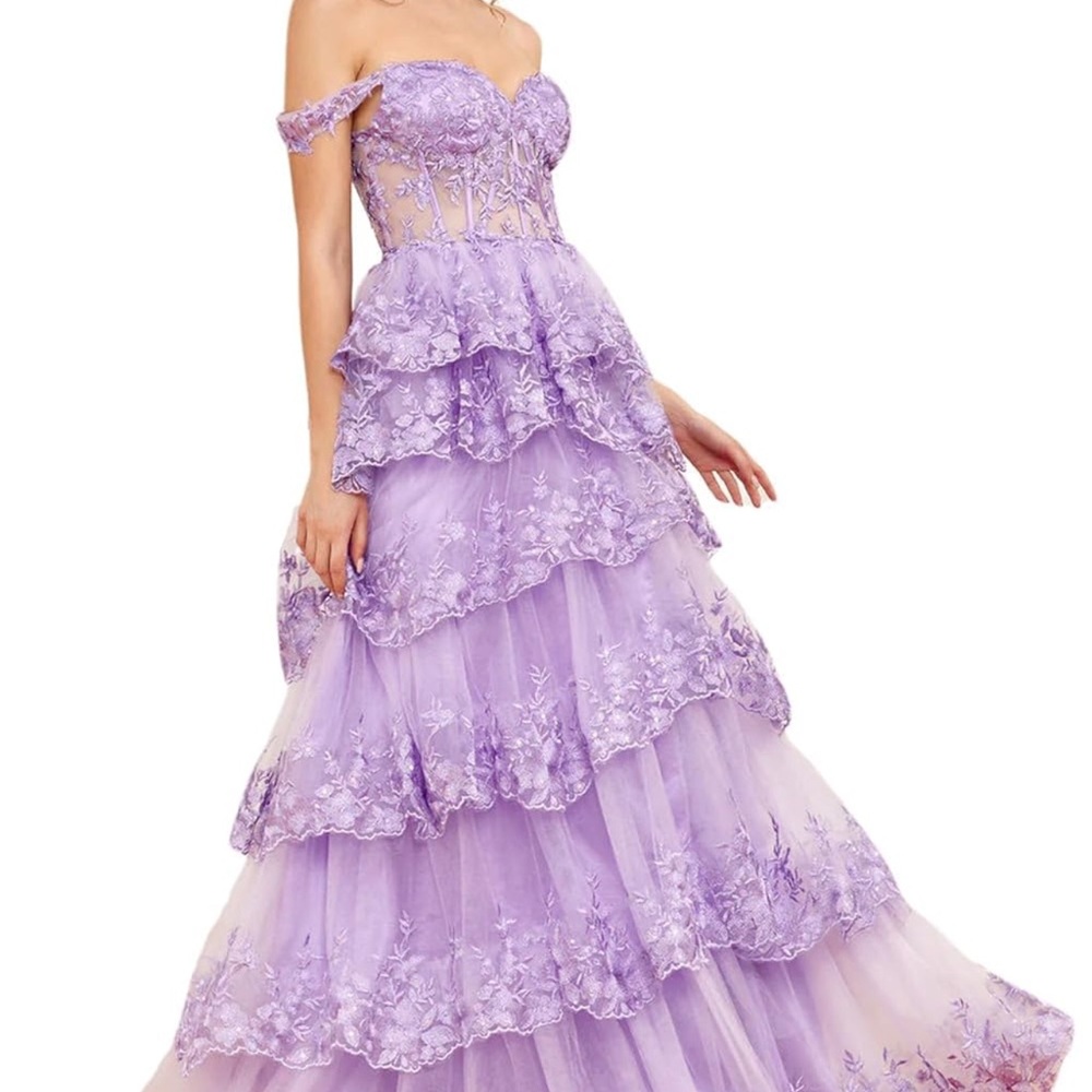 Elegant Lavender Lace Prom Gown
